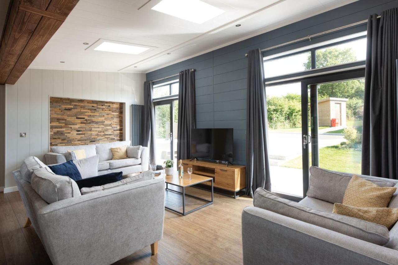 Primrose Lodge, 25 Roadford Lake Lodges Lifton Bagian luar foto
