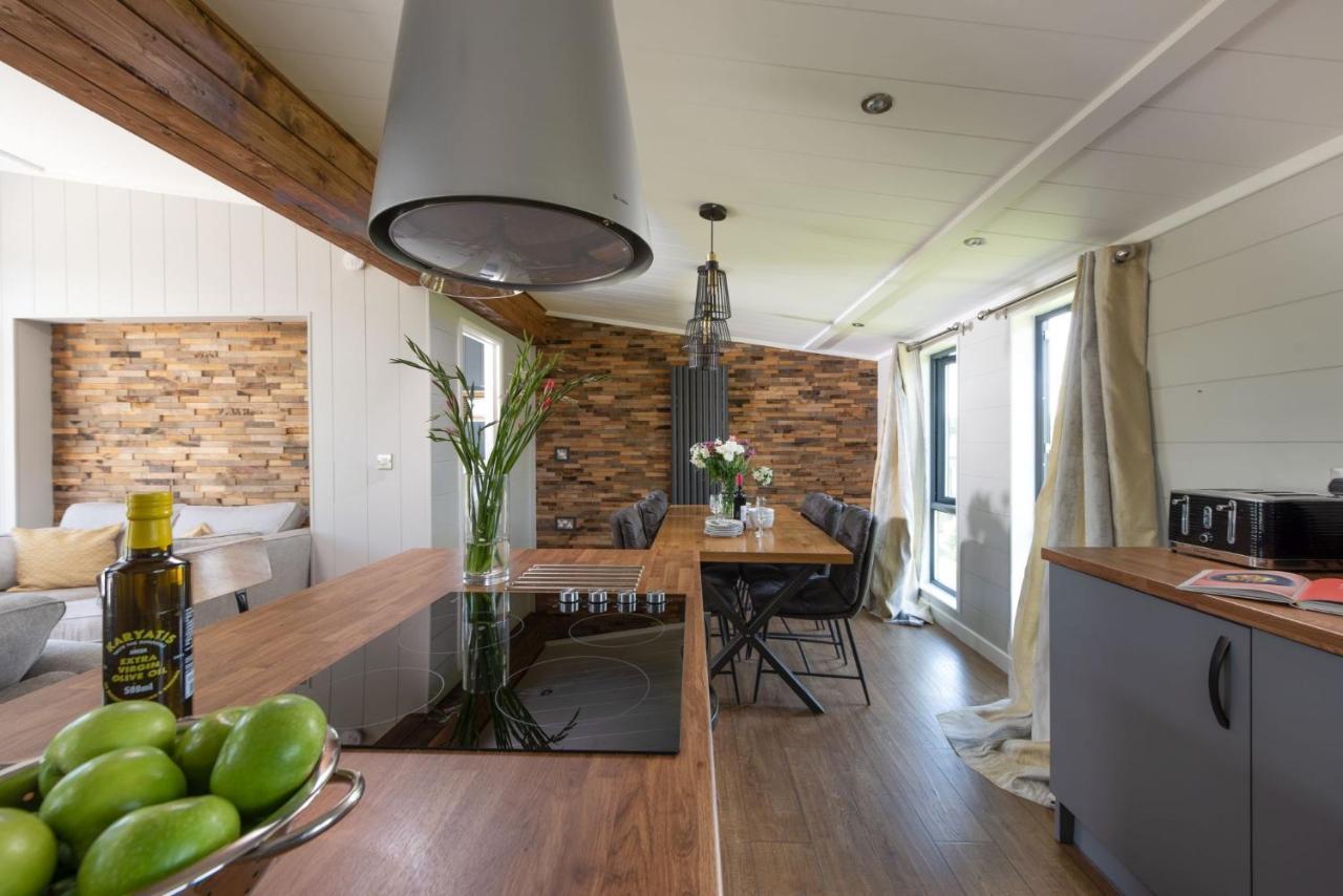 Primrose Lodge, 25 Roadford Lake Lodges Lifton Bagian luar foto