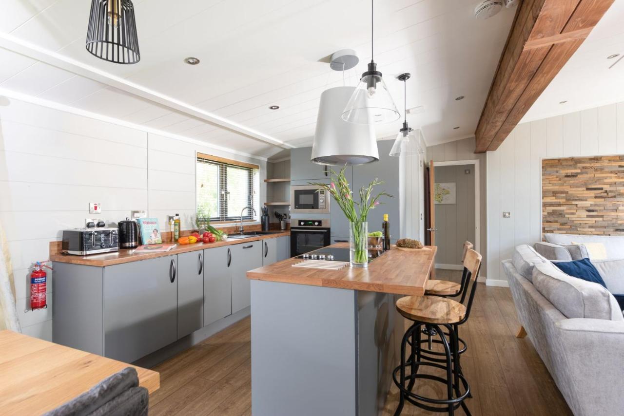 Primrose Lodge, 25 Roadford Lake Lodges Lifton Bagian luar foto