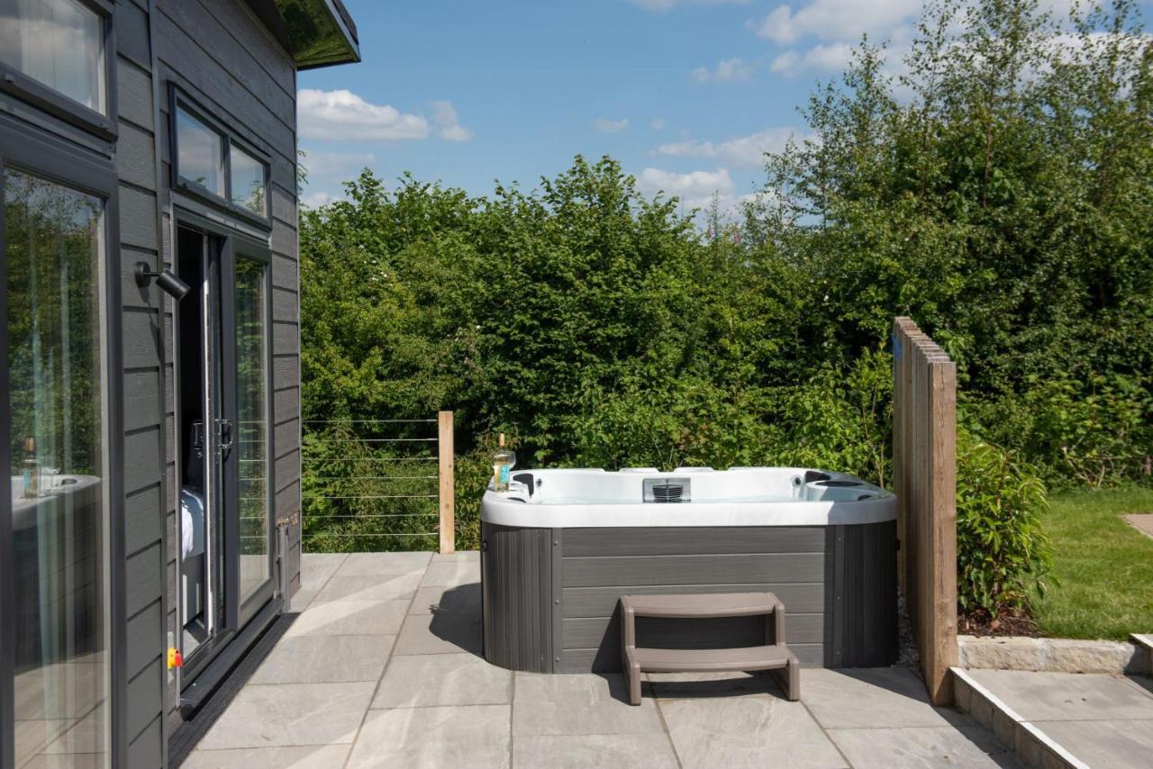 Primrose Lodge, 25 Roadford Lake Lodges Lifton Bagian luar foto